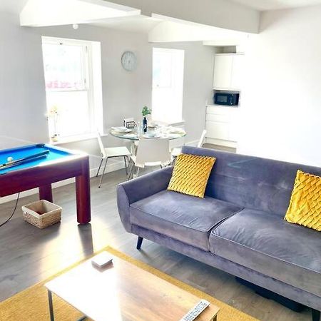 Royal Harbour Retreat Sea Views & Pool Table Apartment Ramsgate Luaran gambar