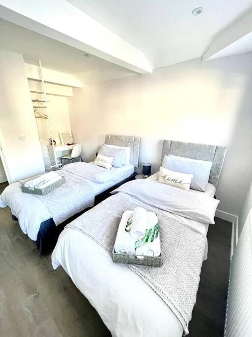 Royal Harbour Retreat Sea Views & Pool Table Apartment Ramsgate Luaran gambar