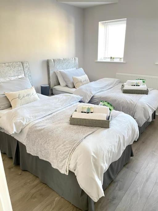 Royal Harbour Retreat Sea Views & Pool Table Apartment Ramsgate Luaran gambar
