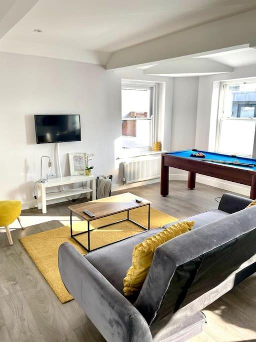 Royal Harbour Retreat Sea Views & Pool Table Apartment Ramsgate Luaran gambar