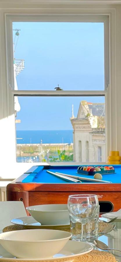 Royal Harbour Retreat Sea Views & Pool Table Apartment Ramsgate Luaran gambar